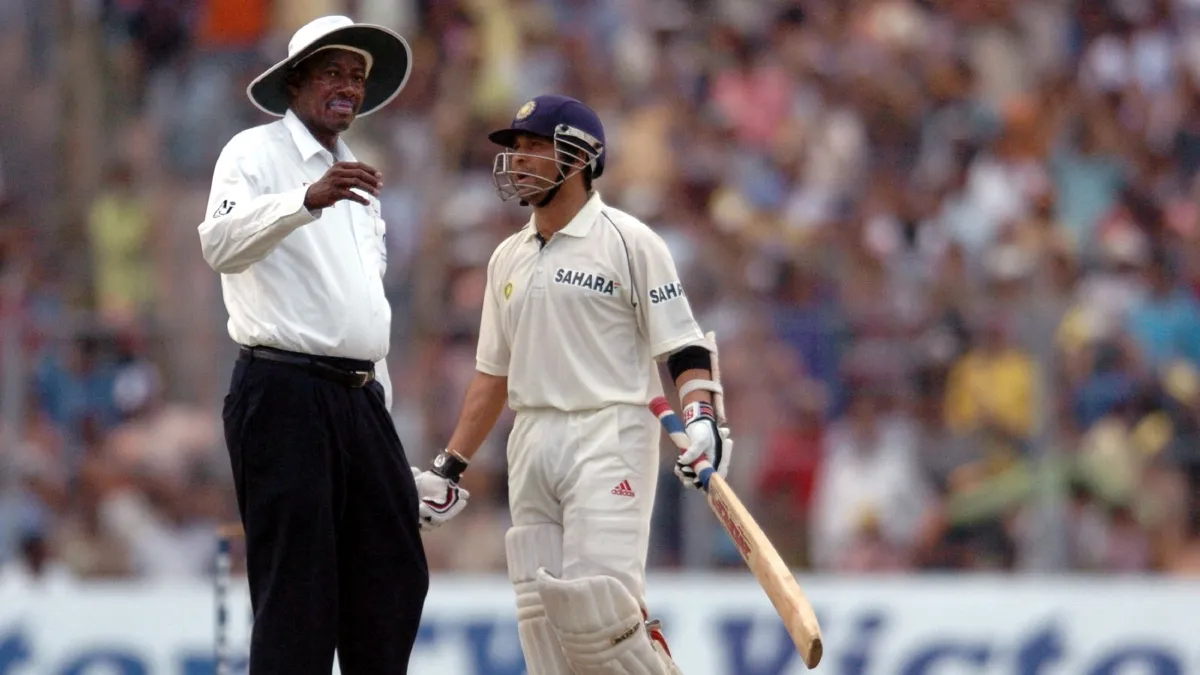 Steve Bucknor acknowledges that he made a mistake by handing Sachin Tendulkar out twenty-two years ago.